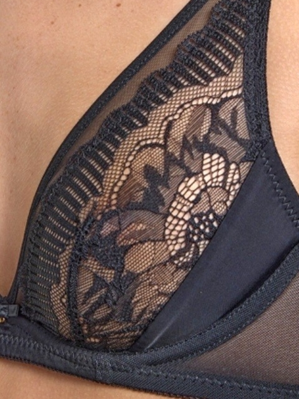 CHARADE Sheer Lace Wireless Bra in Black 30H